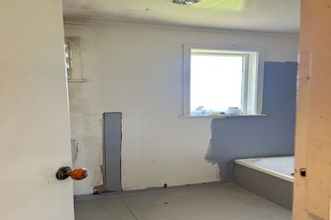 Photo of property in 49 Lauderdale Road, Birkdale, Auckland, 0626