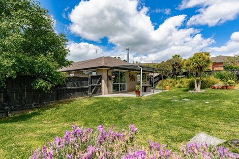 Photo of property in 16 Gavinike Place, Waimauku, 0812