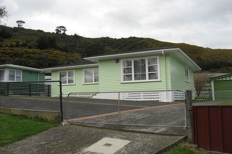 Photo of property in 17 Parenga Street, Wainuiomata, Lower Hutt, 5014