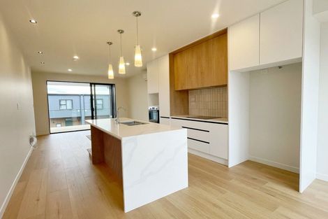 Photo of property in 3 Heketara Way, Massey, 0614