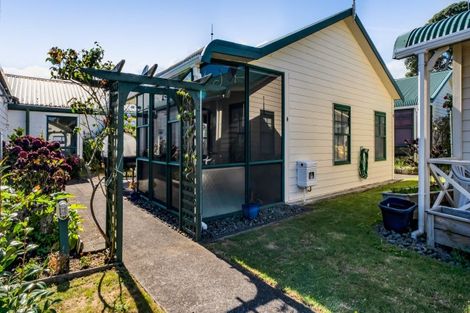 Photo of property in 70-76 Whiteley Street, Moturoa, New Plymouth, 4310