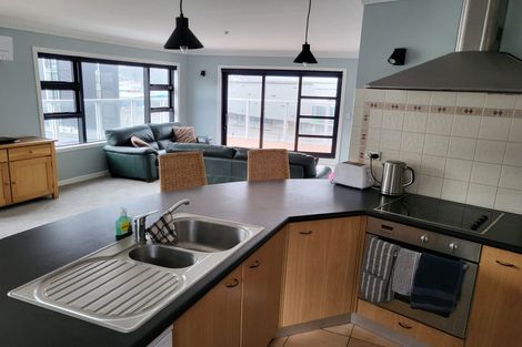 Photo of property in Endeavour Apartments, 125u5 Thorndon Quay, Pipitea, Wellington, 6011