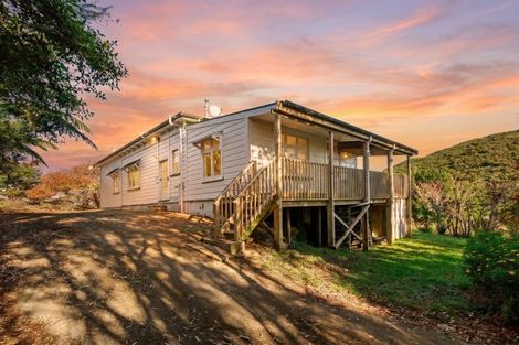 Photo of property in 8 Mount Cecil Road, Moonshine Valley, Porirua, 5381