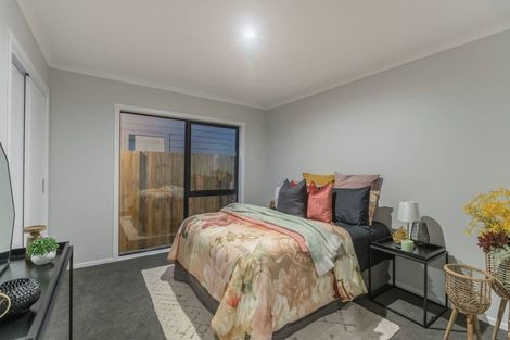 Photo of property in 8 Koru Loop, Paraparaumu, 5032