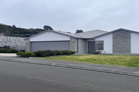 Photo of property in 2 Gennaker Lane, Whitby, Porirua, 5024