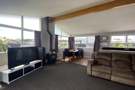 Photo of property in 7 Newbury Place, Waitara, 4320