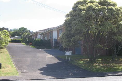 Photo of property in 4/9 Manuka Road, Bayview, Auckland, 0629