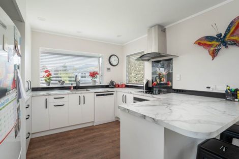 Photo of property in 37 Sunset Street, Hilltop, Taupo, 3330