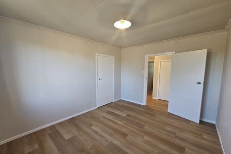 Photo of property in 5 Karewa Street, Castlecliff, Whanganui, 4501