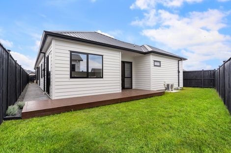 Photo of property in 11 Arahi Road, Clevedon, 2582
