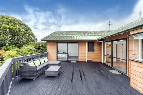 Photo of property in 11 Queen Natalie Place, Massey, Auckland, 0614