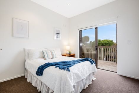 Photo of property in 4 Helm Place, Whitby, Porirua, 5024