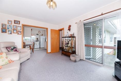 Photo of property in 676 Te Atatu Road, Te Atatu Peninsula, Auckland, 0610