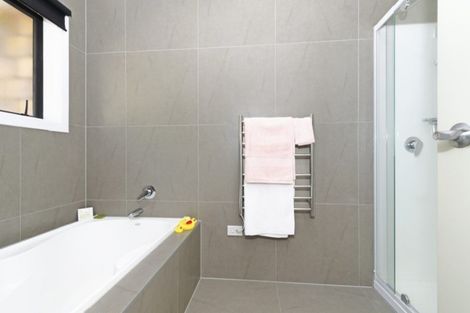 Photo of property in 9 Northvale Place, Pukekohe, 2120