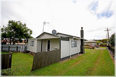 Photo of property in 22 Edinburgh Terrace, Foxton Beach, Foxton, 4815