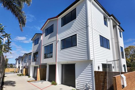 Photo of property in 6/684 Te Atatu Road, Te Atatu Peninsula, Auckland, 0610