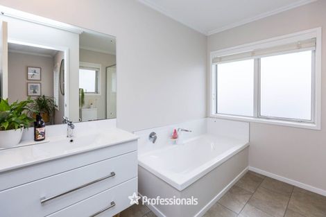 Photo of property in 2 Chalfont Road, Silverstream, Upper Hutt, 5019