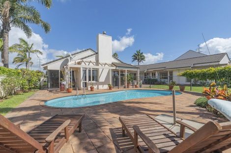 Photo of property in 84 Rushgreen Avenue, Pahurehure, Papakura, 2113