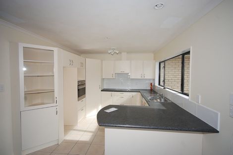 Photo of property in 3 Maadi Place, Papakura, 2110