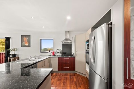 Photo of property in 102 Kirton Drive, Riverstone Terraces, Upper Hutt, 5018