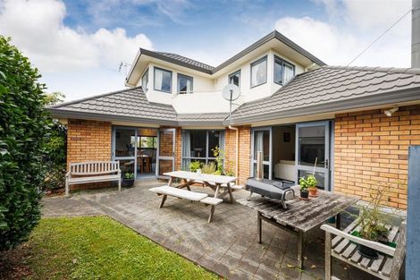 Photo of property in 11 Mcilwaine Place, Marton, 4710