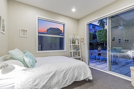 Photo of property in 49 Seaview Road, Castor Bay, Auckland, 0620