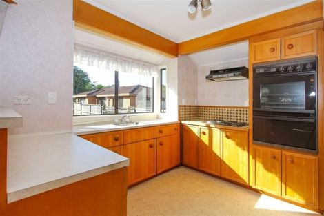 Photo of property in 2/58 Hillcrest Avenue, Hillcrest, Auckland, 0627