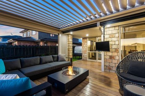 Photo of property in 40 Anchorite Way, Red Beach, 0932