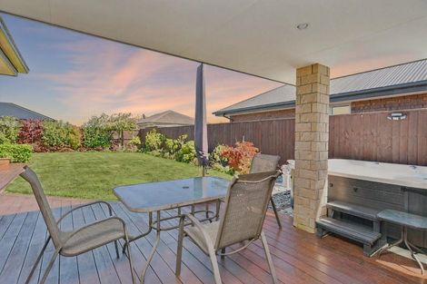 Photo of property in 7 Walnut Way, Rangiora, 7400