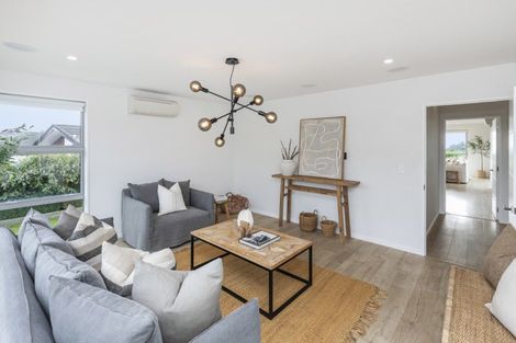 Photo of property in 12 Parkridge Place, Mount Pleasant, Christchurch, 8081