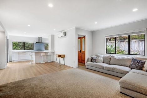 Photo of property in 2/9 Eastwood Rise, Browns Bay, Auckland, 0630