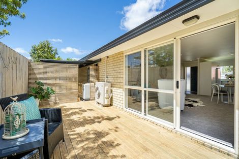 Photo of property in 3/8 Crewe Close, Albany, Auckland, 0632