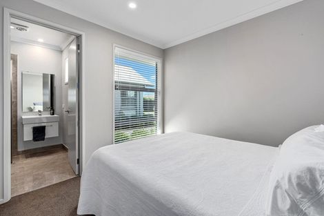 Photo of property in 6 Shearwater Lane, Point Wells, 0986