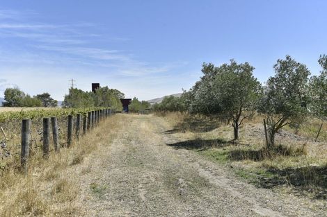 Photo of property in 53 Te Taniwha Road, One Tree Point, 0118