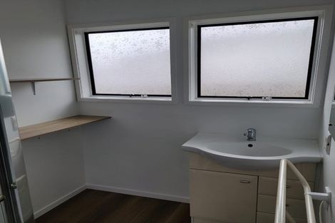 Photo of property in 2/59 Seaview Road, Glenfield, Auckland, 0629