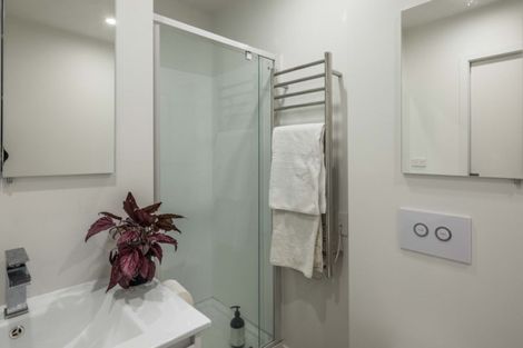 Photo of property in 77u2 Nevay Road, Miramar, Wellington, 6022