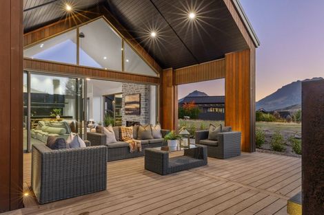 Photo of property in 8 Kerrera Lane, Jacks Point, Queenstown, 9371