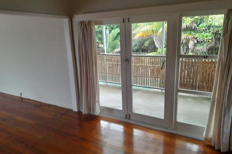Photo of property in 35 Holland Road, Hillcrest, Auckland, 0627
