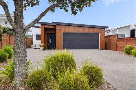 Photo of property in 33 Coast Boulevard, Papamoa Beach, Papamoa, 3118