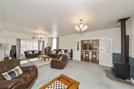 Photo of property in 1 Hunter Street, Hawera, 4610