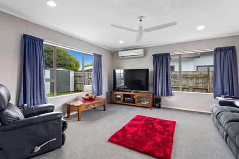 Photo of property in 13 Edgewater Grove, Whakatane, 3120