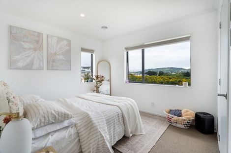 Photo of property in 77 Grenada Drive, Grenada Village, Wellington, 6037