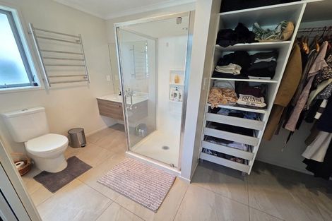 Photo of property in 1 Meadowviews Drive, Welcome Bay, Tauranga, 3112