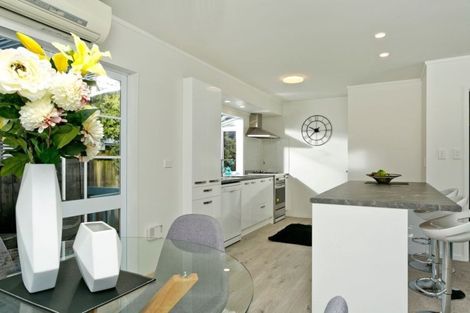 Photo of property in 1/5 Glamorgan Drive, Torbay, Auckland, 0630