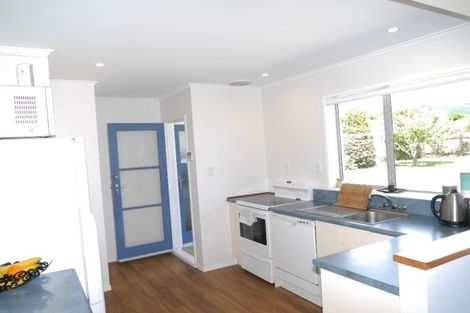 Photo of property in 39 Andrew Street, Waikanae, 5036