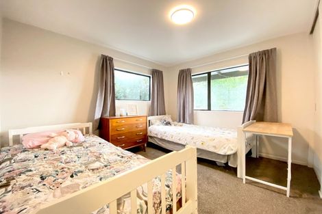 Photo of property in 5 Sunvue Road, Glen Eden, Auckland, 0602