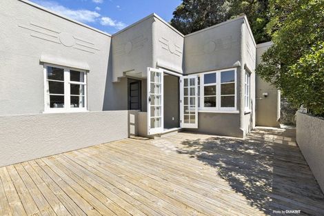 Photo of property in 122 The Parade, Island Bay, Wellington, 6023
