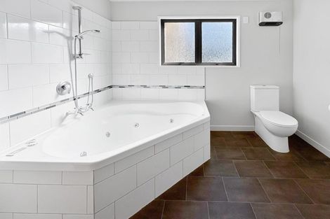 Photo of property in 1 Iwiroa Terrace, Durie Hill, Whanganui, 4500