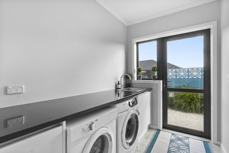 Photo of property in 13/15u Onukutara Place, Huntington, Hamilton, 3281