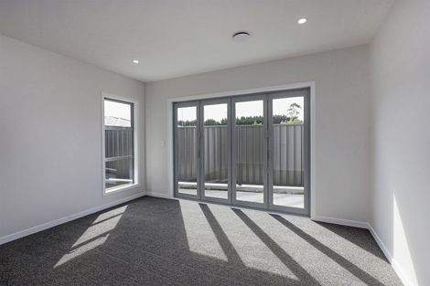 Photo of property in 6 George Yee Place, Taradale, 4112
